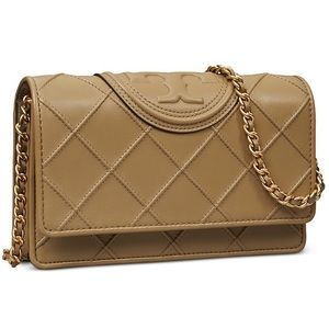 *New with tags* Tory Burch Fleming Soft Chain Wallet